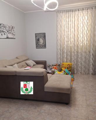 2°Piano tripla esposizione + terrazzo in esclusiva