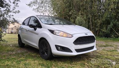 Ford Fiesta 5P 1.4 Black&White Edition GPL