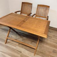 Tavolo con 2 sedie da giardino in legno