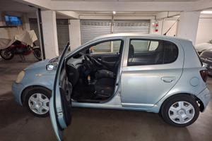 Toyota yaris del 2004