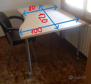 Scrivania in legno e acciaio