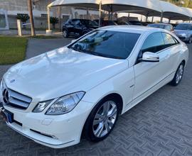 MERCEDES-BENZ E 220 CDI Coupé BlueEFFICIENCY Ava