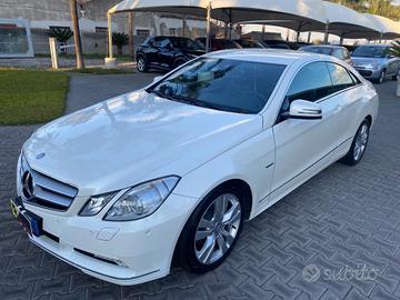 MERCEDES-BENZ E 220 CDI Coupé BlueEFFICIENCY Ava