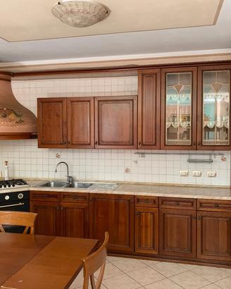 Cucina grande in legno 