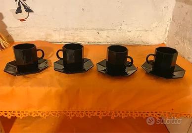 Set 4 tazzine da caffè Arcopal nere con piattino