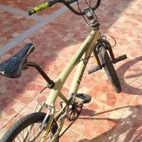 BMX verde militare 