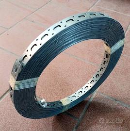 Bandella acciaio forato 20 mt