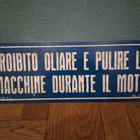 cartello proibito oliare 