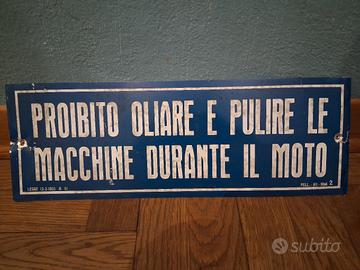 cartello proibito oliare 
