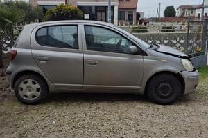 TOYOTA YARIS incidentata
