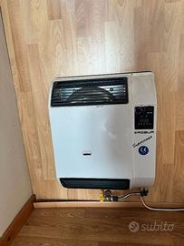 Radiatori / Stufe a gas Robur Supercromo da parete