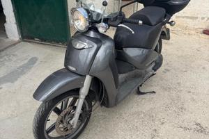 scarabeo 200