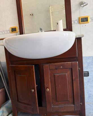 Mobile da bagno in legno con specchio