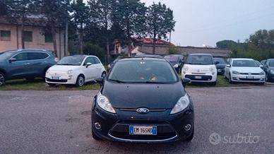 Ford Fiesta 1.4 5 porte Bz.- GPL Titanium