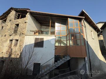 CASA SEMINDIPENDENTE A TEGLIO