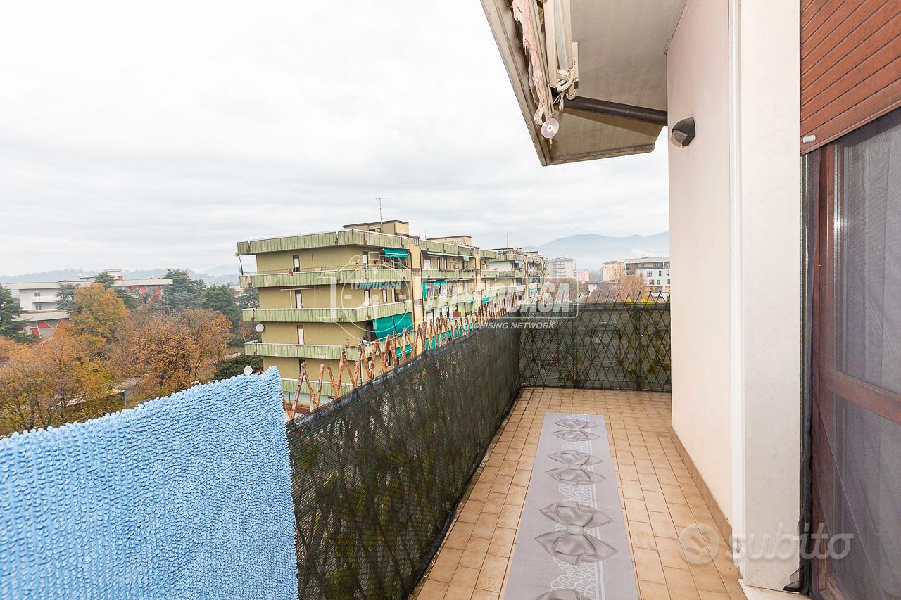Ampio quadrilocale ristrutturato con box e doppi s