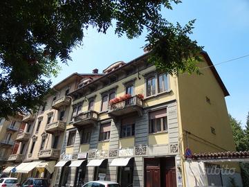 Biella di fronte al tribunale magazzino libero