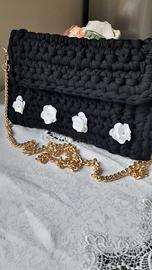 Borsa realizzata con fettuccie 