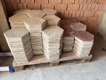 Cementine antiche rosse e grigie
