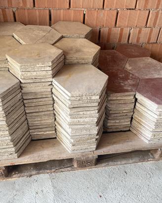 Cementine antiche rosse e grigie