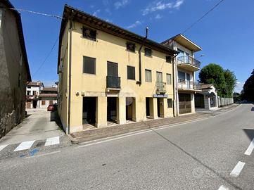 NEGOZIO A ISOLA VICENTINA