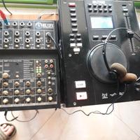 CONSOLLE PER DJ  PIÙ MIXER E CASSE AMPLI PER KARAO