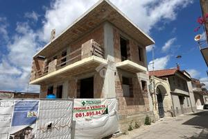 VILLA SINGOLA A PARETE