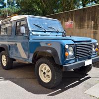 Defender Land Rover LD90 2500, 