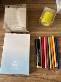 Cancelleria: pennarelli, block notes, nastro