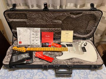 Fender American Ultra II Strat MN AVL