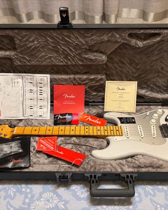 Fender American Ultra II Strat MN AVL