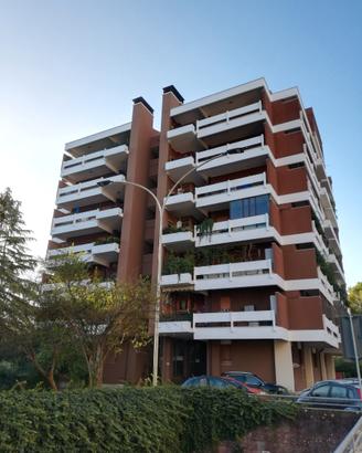 Camera di fronte alla facoltà di medicina