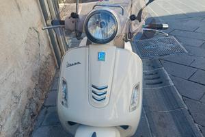 Vespa GTS 300 super 