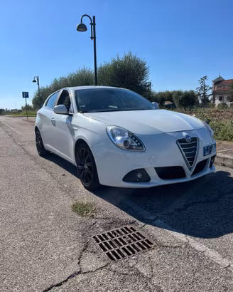 Alfa Romeo Giulietta 1.4 T-Jet 120 CV – 102.000 km