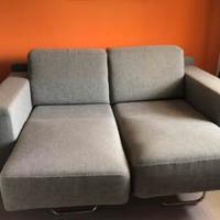 Divano 2 posti con chaise longue estraibile
