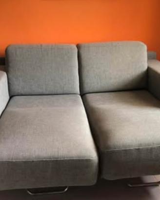 Divano 2 posti con chaise longue estraibile
