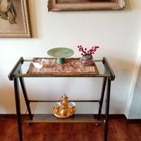 Mobile vintage a 2 ripiani in vetro con rotelle