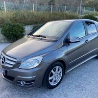 MERCEDES-BENZ B 180 CDI Executive