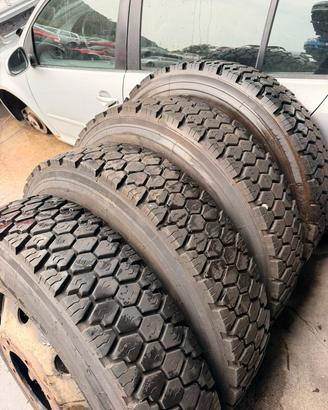 GOMME E CERCHI IVECO EUROCARGO 10R22.5 M+S