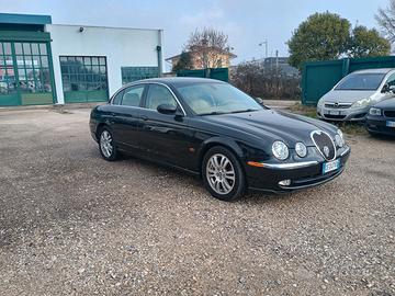 Jaguar s-type 4.2 benzina cambio automatico