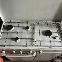 Cucina a gas con forno annesso