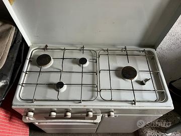 Cucina a gas con forno annesso
