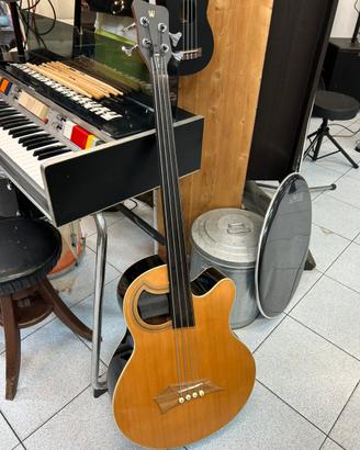 Basso acustico Warwick Fretless elettrificato