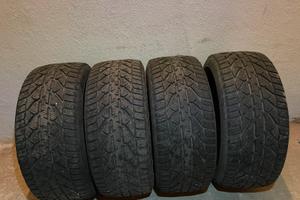Pneumatici invernali 225/40 R18 92V