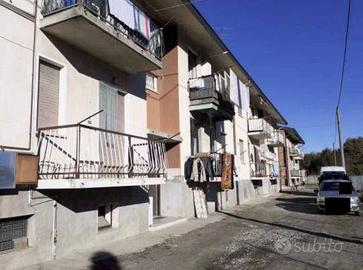 Immobile in asta di 96 m² con 3 locali a Angera