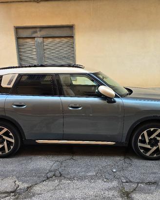 Mini Countryman favoured 2024 
