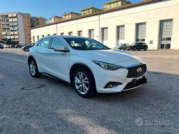 Infiniti Q30 1.5 diesel DCT Business Executive