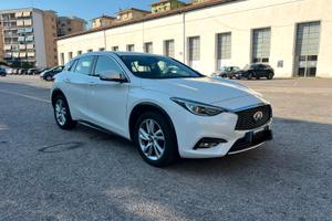 Infiniti Q30 1.5 diesel DCT Business Executive