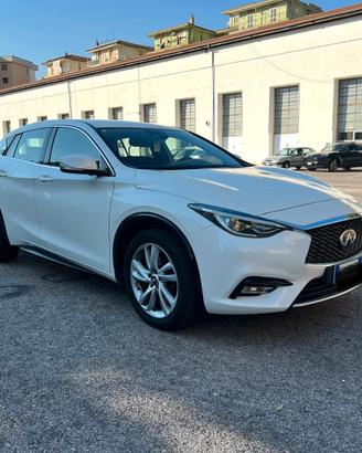 Infiniti Q30 1.5 diesel DCT Business Executive