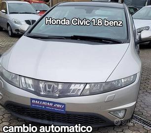 Honda Civic 1.8 I-VTEC (Cambio automatico)